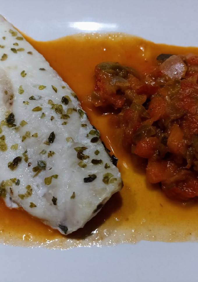 Una foto de Merluza con pisto en Thermomix