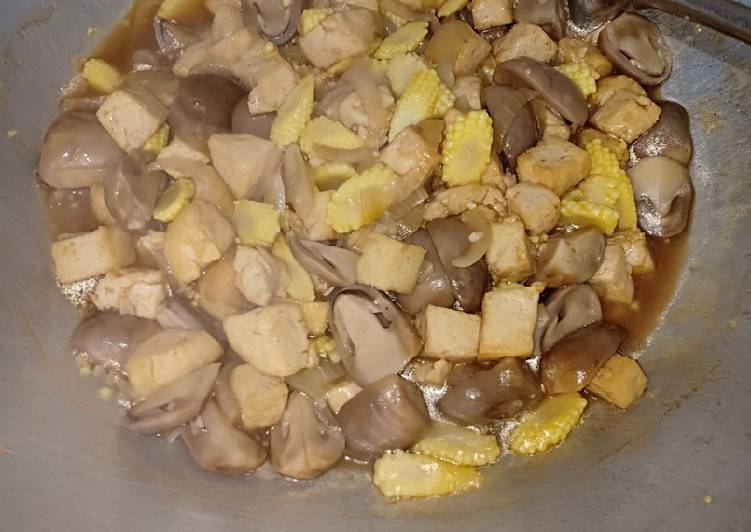 Resep Jamur kancing dan Jagung putren masak saus tiram yang Bisa Manjain Lidah