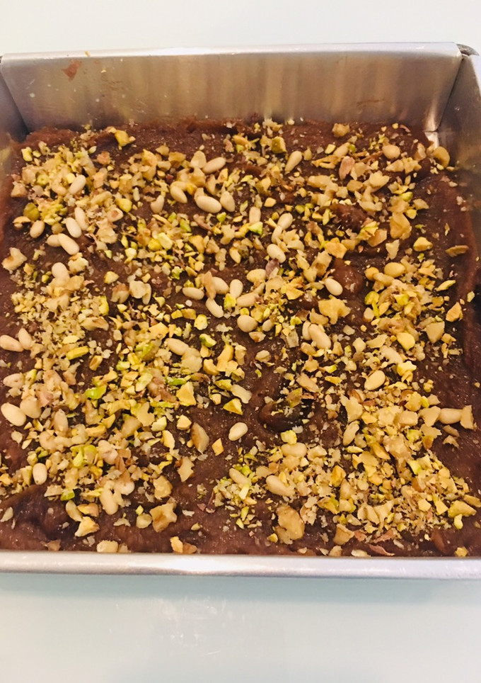 A picture of Dates Halwa.