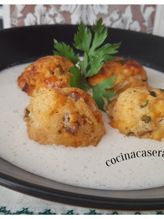Una foto de Albóndigas de salmón