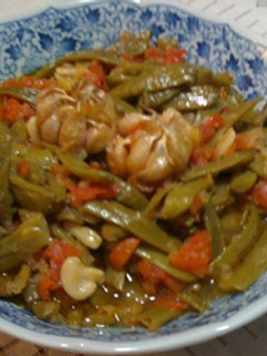 A picture of Green beans in tomato sauce - loubieh bi zeit.