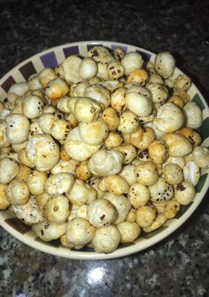 પેરી પેરી મખાના (Peri Peri Makhana recipe in Gujarati) રેસીપી મુખ્ય ફોટો
