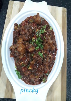 A picture of Onion tomato gobhi manchurian.