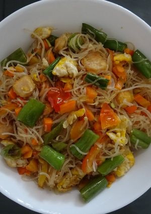 Foto resep Mihun rame (dengan nugget, telur, dan sayur)