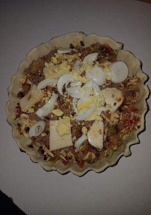 Una foto de 😋Tarta de atún y verdura con masa casera🥕🫑🥦🧅