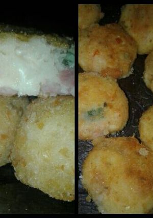 Una foto de Croquetas de Papas😋😍 con queso paleta y cebolla de verdeo