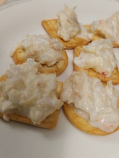 Una foto de Tostas con carne de cangrejo