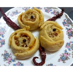 A picture of Stuffed rose buns.