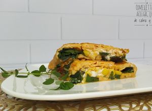 Una foto de Omelette de acelga, queso de cabra y choclo