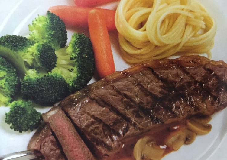 Sirloin steak saus jamur