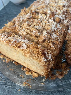 Una foto de Cake de manzana con crumble de almendras