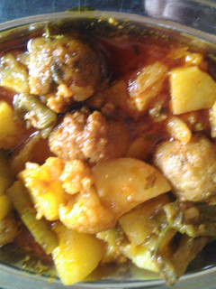 ઊંધિયું(Undhiyu Recipe in Gujarati) રેસીપી મુખ્ય ફોટો