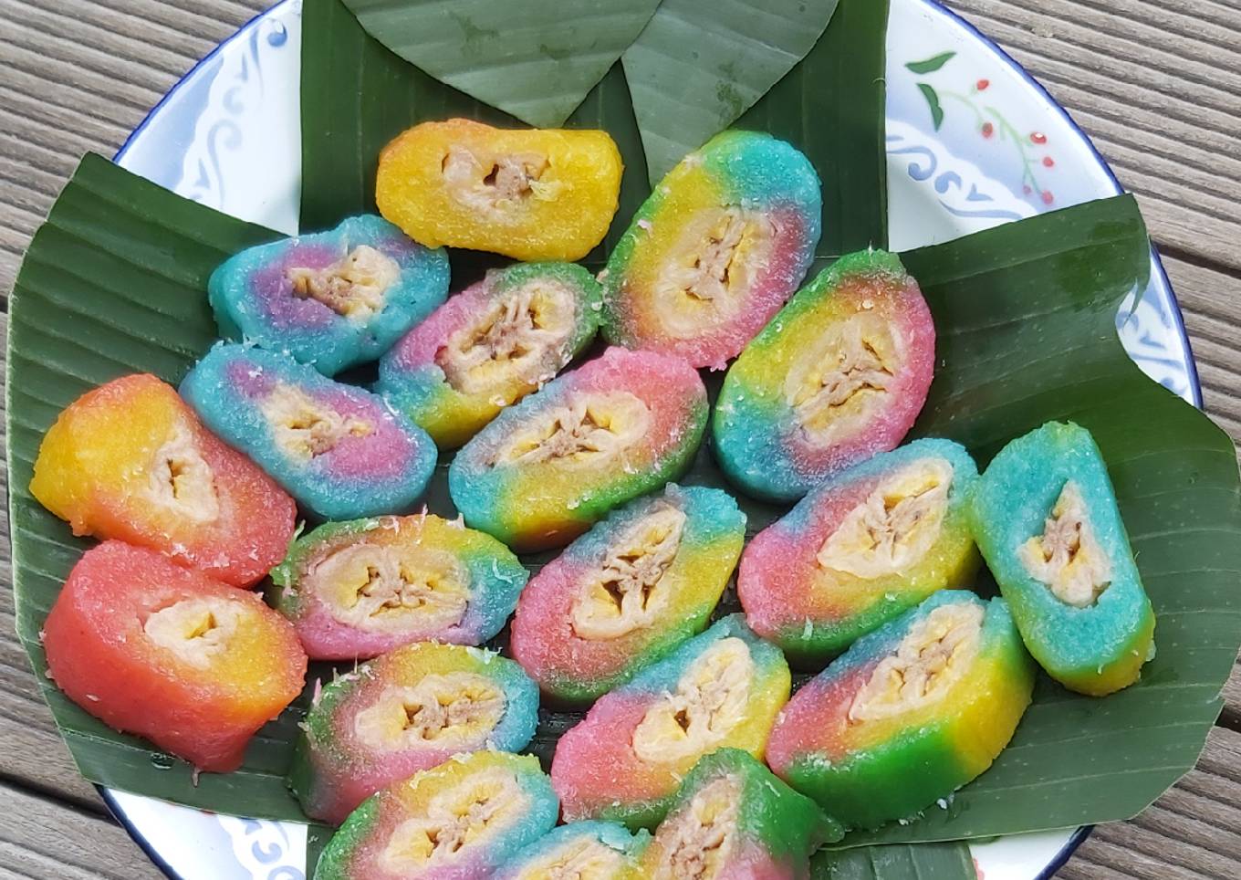Kue Kacamata Rainbow