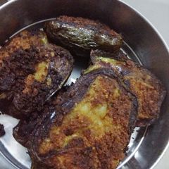 A picture of Stuffed capsicum.