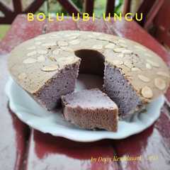 A picture of Bolu Ubi Ungu Panggang.