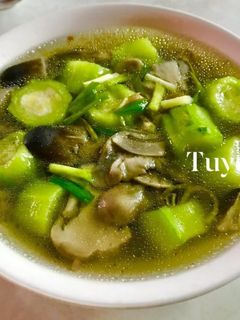 Hình của món Canh mướp nấu nấm rơm.