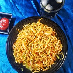 A picture of Desi Chinese noodles.