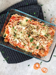 Una foto de Receta de espaguetis, con espirales de zanahorias atún y queso