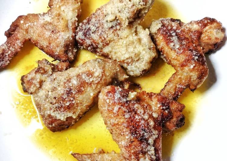 Cara menyajikan Chicken Wings Garlic Butter Parmesan  yang Lezat