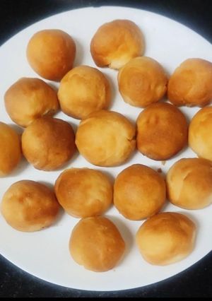 A picture of Korean cheese balls.