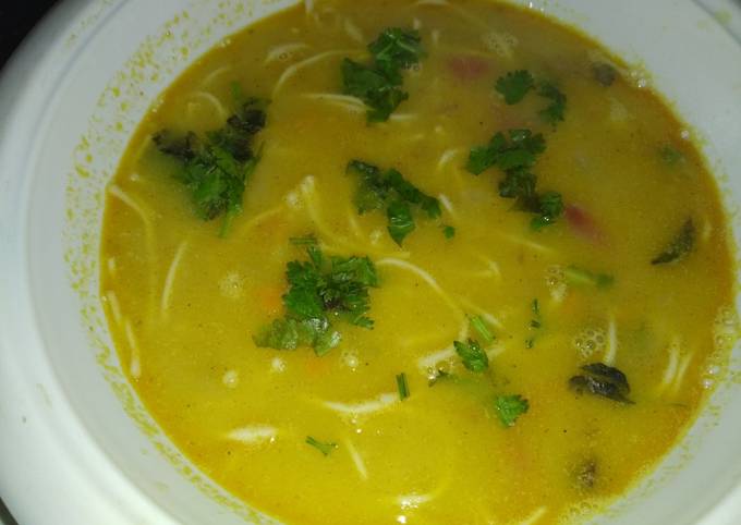 Recipe of Quick Corn soup with chow mein