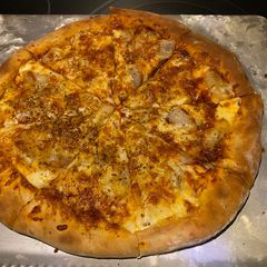A picture of Stuffed Crust Pizza.