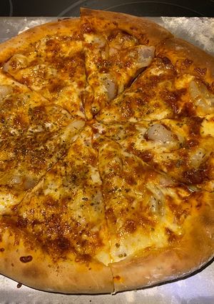 A picture of Stuffed Crust Pizza.