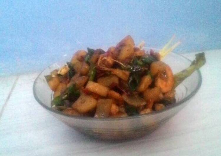 Cara Gampang Menyiapkan Udang kentang cabe ijo saos tiram, Lezat