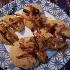 A picture of Idli tadka.