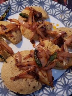 A picture of Idli tadka.
