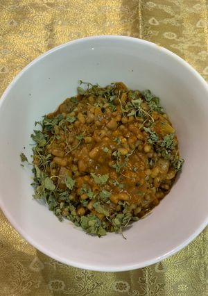 A picture of Moth Daal chole masala wala.