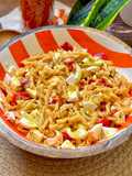 Ensalada de pasta de lentejas con vinagreta de miel y mostaza