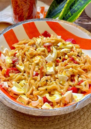 Una foto de Ensalada de pasta de lentejas con vinagreta de miel y mostaza