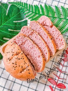 Hình của món Bánh mỳ khoai lang tím phiên bản em bé.