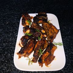 A picture of Juicy BBQ RIBS.