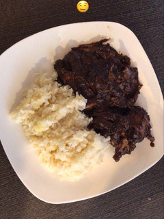 Una foto de Mole con pollo