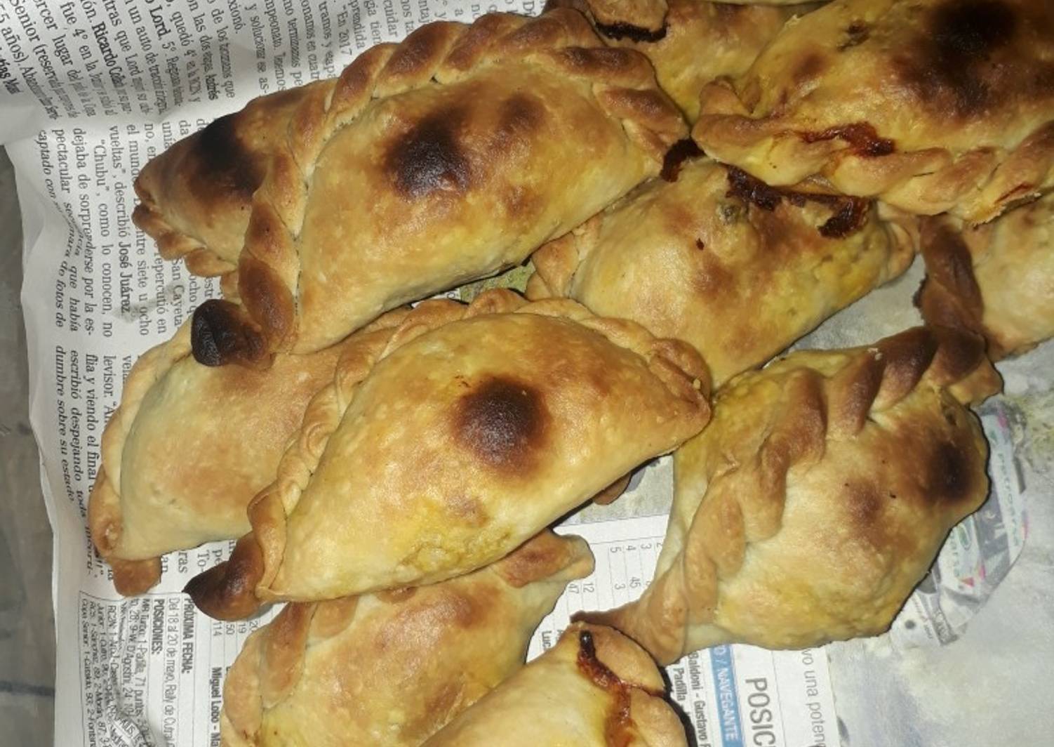 Empanadas De Carne Tucumanas Súper Jugosas Receta De Carla Cookpad