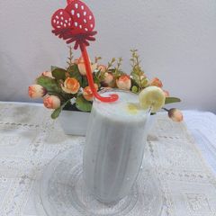 A picture of Banana dryfruit smoothie.