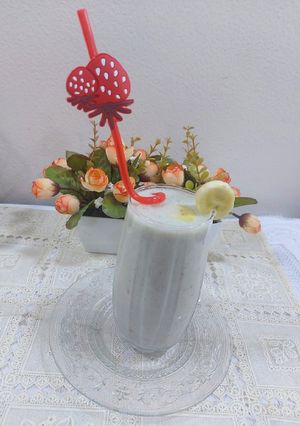 A picture of Banana dryfruit smoothie.