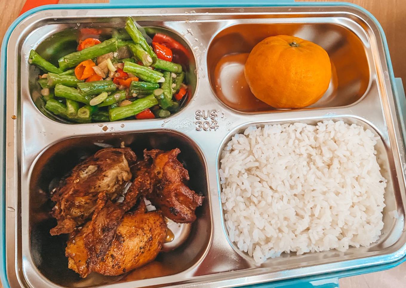 Lunchbox bekal suami ayam goreng simple tumis kacang panjang simple