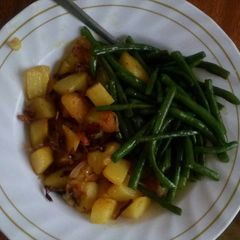 A picture of Fried potatoes and green beans #mystaplefood.