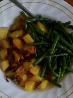 A picture of Fried potatoes and green beans #mystaplefood.