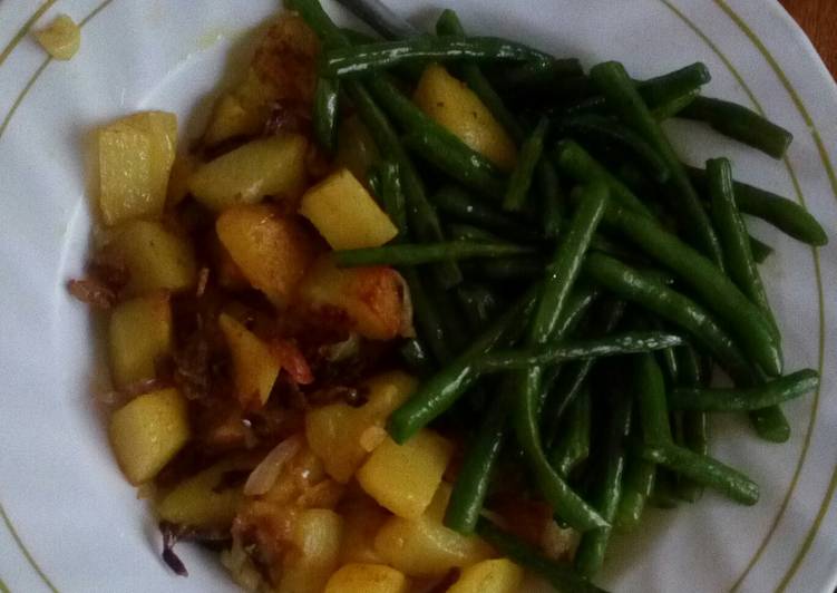 Fried potatoes and green beans #mystaplefood