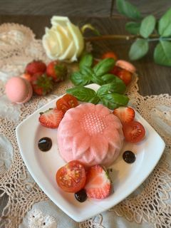 Foto di Panna Cotta Fragole e Pomodori