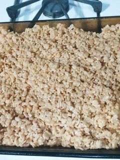 A picture of Rice Krispies Treats.