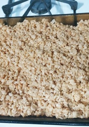 A picture of Rice Krispies Treats.