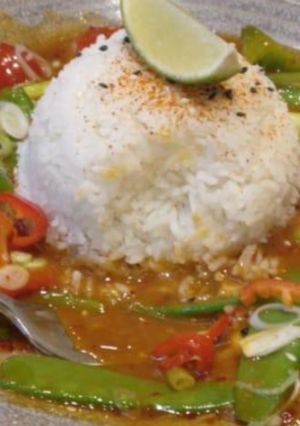 A picture of Chicken Manchurian with Rice.
