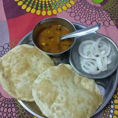 A picture of Chole bhature.