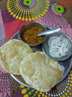 A picture of Chole bhature.
