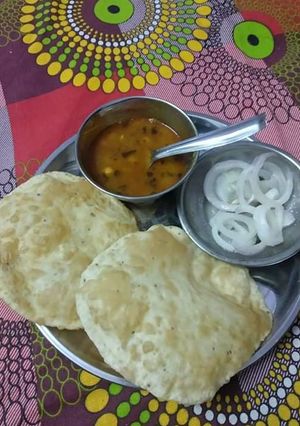 A picture of Chole bhature.